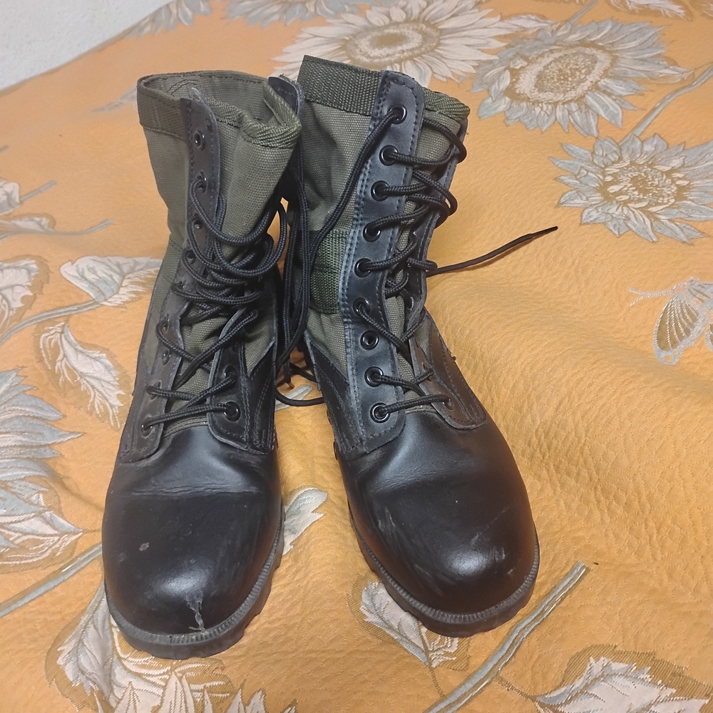 Black and Olive Boots Canvas